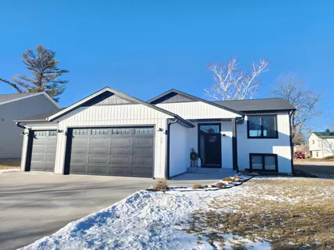 20 8th St NE, Plainview, MN 55964