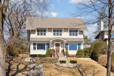 2508 W Lake Of The Isles Pkwy, Minneapolis, MN 55405