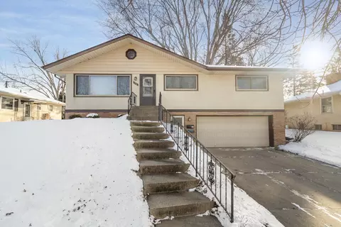 32 Morningside Dr, Saint Paul, MN 55119