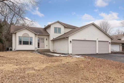 15985 Garrett Dr, Apple Valley, MN 55124