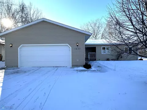 1433 16th Ave E, West Fargo, ND 58078