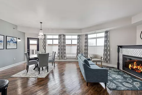 649 Old Highway 8 NW #215, New Brighton, MN 55112