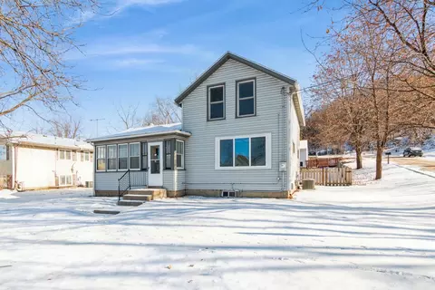 301 1st St N, Cannon Falls, MN 55009