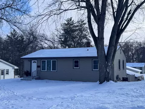 618 E Gustavus Ave, Fergus Falls, MN 56537
