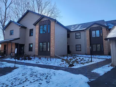 11061 Oregon Cir #66, Bloomington, MN 55438
