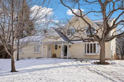 6423 Craig Dr, Eden Prairie, MN 55346