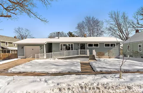 157 6th St N, Bayport, MN 55003