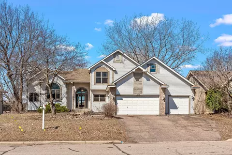 1212 Earley Shores Ln, Burnsville, MN 55306