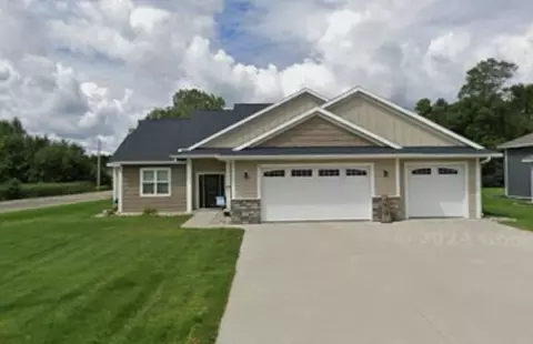 1176 Village Ln, Detroit Lakes, MN 56501