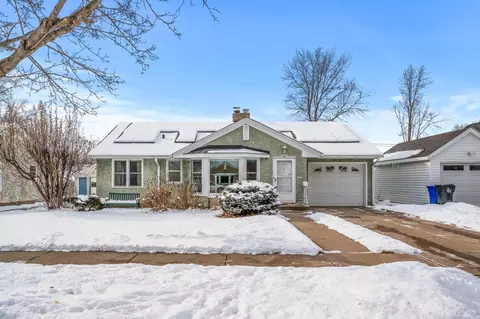 1367 Saint Albans St N, Saint Paul, MN 55117