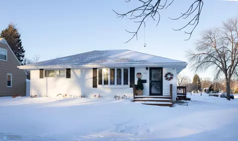 1401 18th St S, Fargo, ND 58103