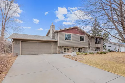225 Dennison Ave, Shoreview, MN 55126