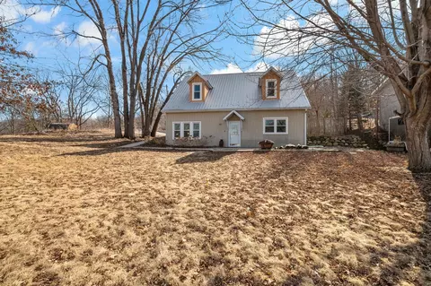421 Hoffman St E, Cannon Falls, MN 55009