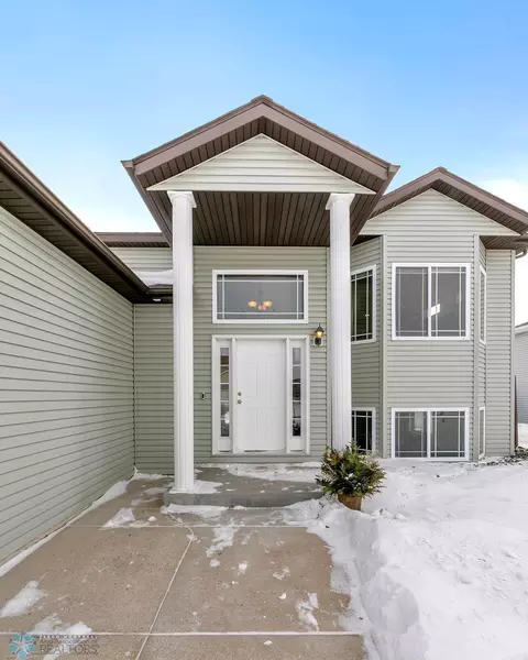 4792 48th Ave S, Fargo, ND 58104 photo 2