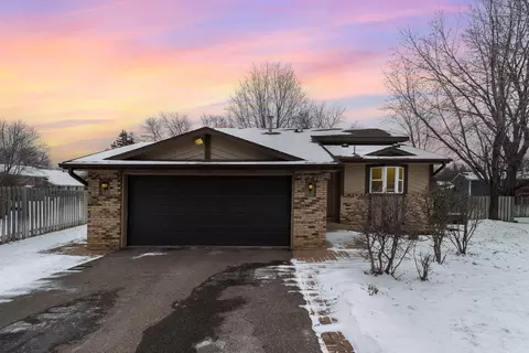 11007 Rhode Island Cir N, Champlin, MN 55316