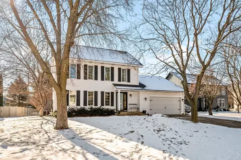 1242 Silverwood Ct, Woodbury, MN 55125