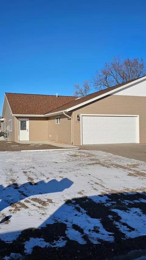 210 4th Ave S, Raymond, MN 56282