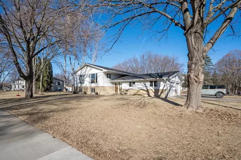 105 6th St W, Jordan, MN 55352