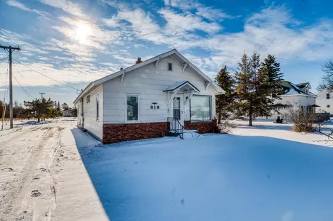 818 Roosevelt Rd SE, Bemidji, MN 56601