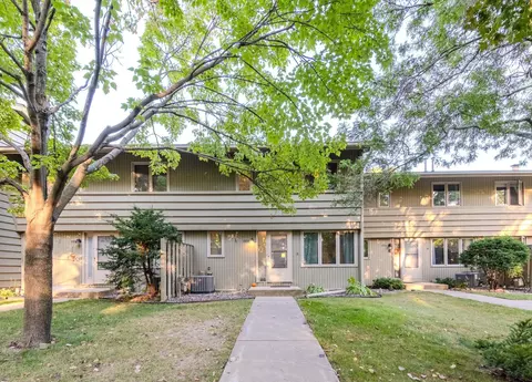 285 Windsor Ln, New Brighton, MN 55112