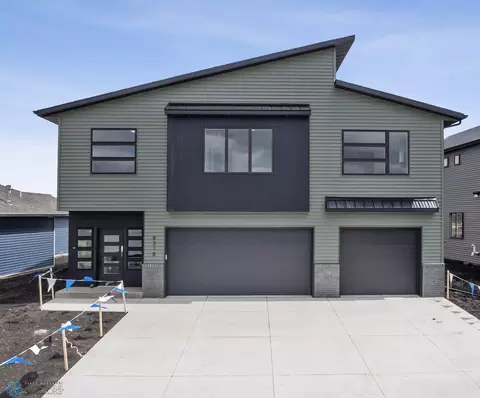 8318 61st St S, Horace, ND 58047