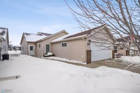 2837 35th St S, Moorhead, MN 56560