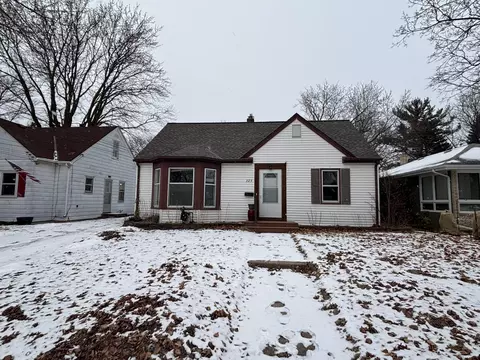 325 Bernard St E, West Saint Paul, MN 55118