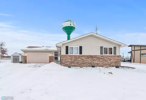 1107 4th St E, West Fargo, ND 58078
