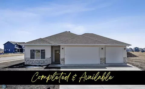 333 48th Ave S, Moorhead, MN 56560