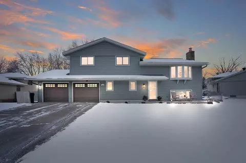 1805 Country View Blvd, Burnsville, MN 55337