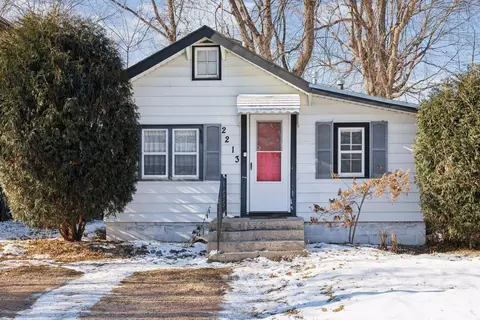 2213 Chateau Ln, Mound, MN 55364
