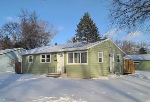 1522 15th St S, Moorhead, MN 56560