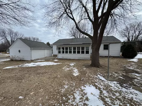 137 E St, Marshall, MN 56258 photo 23