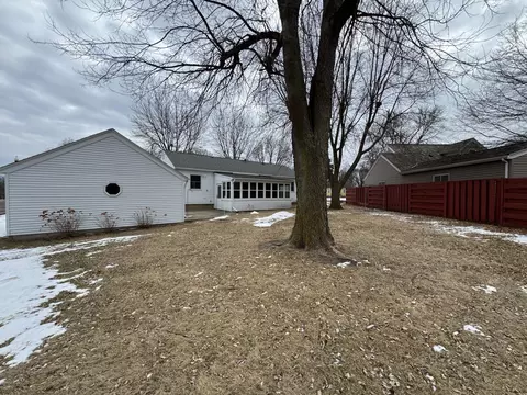 137 E St, Marshall, MN 56258 photo 21