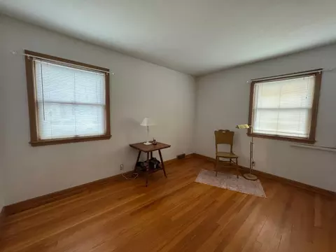 137 E St, Marshall, MN 56258 photo 8