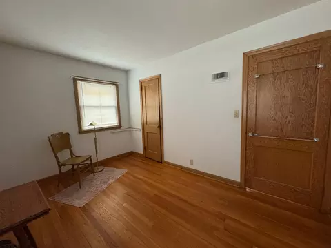 137 E St, Marshall, MN 56258 photo 9