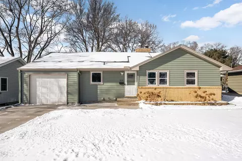 626 Park Valley Dr W, Hopkins, MN 55343