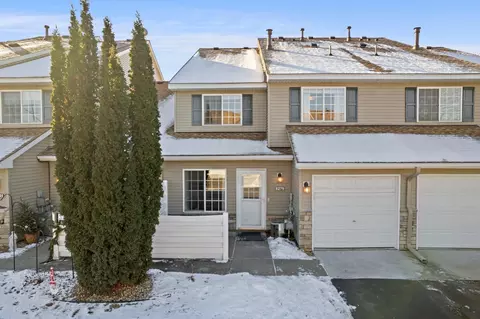 8279 Delaney Dr #18, Inver Grove Heights, MN 55076