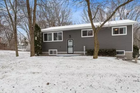 12104 Highland Rd NW, Elk River, MN 55330