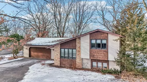4715 Victoria St N, Shoreview, MN 55126