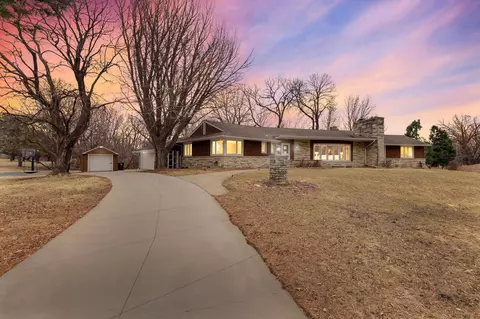 1980 Lower Saint Dennis Rd, Saint Paul, MN 55116