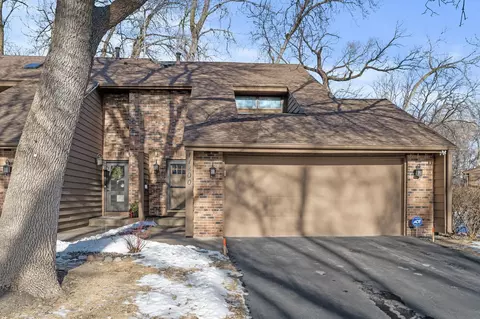 11200 36th Pl N, Plymouth, MN 55441
