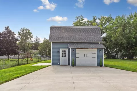 Exterior - 700 9th Ave SW, Faribault, MN 55021 photo 4 of 9