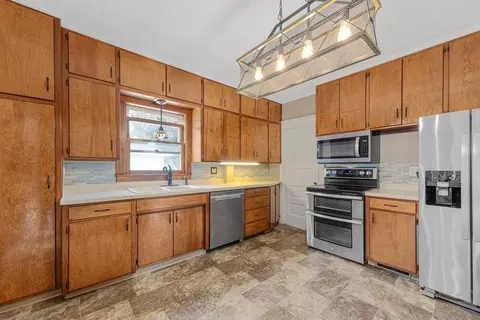 Kitchen - 700 9th Ave SW, Faribault, MN 55021 photo 1 of 3
