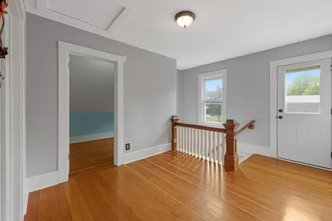 Entry Way - 700 9th Ave SW, Faribault, MN 55021 photo 4 of 5