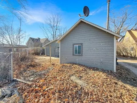 106 N 3rd Ave E, Truman, MN 56088 photo 2