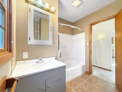 106 N 3rd Ave E, Truman, MN 56088 photo 9