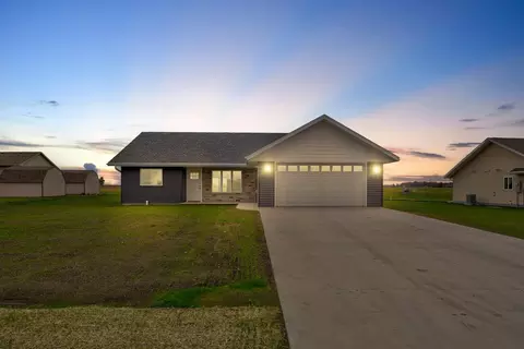 268 N Pond Dr, Jackson, MN 56143