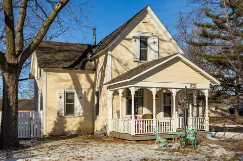 246 8th Ave N, Hopkins, MN 55343
