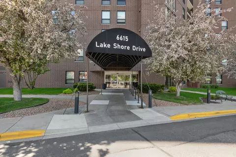 6615 Lake Shore Dr S #403, Richfield, MN 55423